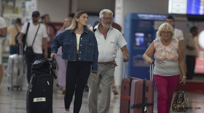 Antalya'ya hava yoluyla gelen turist sayısı 11 milyonu aştı