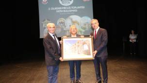 Başkan Büyükkılıç, Kayseri'ye 7 Farklı Dalda “Özel” Ödül ile döndü