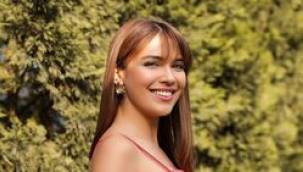 Biran Damla Yılmaz göbeğine kadar inen dekoltesiyle poz verdi! Göğüslerinin arasındaki dövme olay...