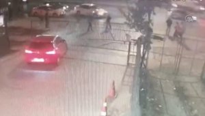 Esenyurt'ta otopark kapısına çarparak 3 kişiyi yaralayan sürücü aranıyor