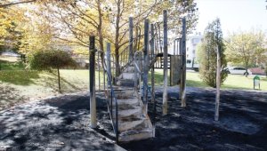 Eskişehir'de çocuk oyun parkına yakılarak zarar verildi 