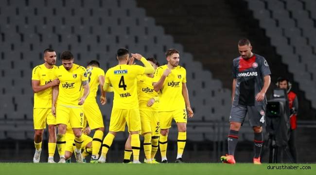 İstanbulspor, VavaCars Fatih Karagümrük'ü yendi