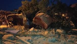 Kamyon bekçi kulübesine çarptı: Şoför hayatını kaybetti