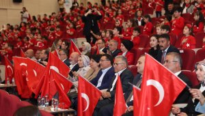 Kayseri'de 1200 çocuk Cumhuriyet Bayramı için şarkı söyledi