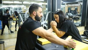 Kuyudan su çekerken keşfedilen Beritan bilek güreşinde bronz madalyanın sahibi oldu