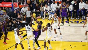 NBA'de son şampiyon Warriors sezonu galibiyetle açtı