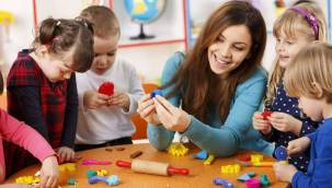 Okul öncesi öğretmeni nedir, ne iş yapar? Kimler okul öncesi öğretmeni olabilir? Okul öncesi öğretmeni olmak için gerekli şartlar