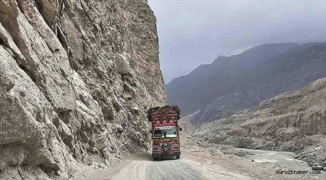 Pakistan'daki Karakurum Geçidi, dünyanın en tehlikeli yolları arasında gösteriliyor