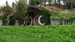 Sivas'ın 'Hobbit evleri'ne yabancı turist ilgisi artıyor