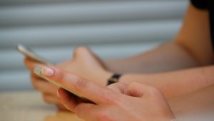 Telefon bağımlılığı kardiyovasküler hastalıkları erken yaşlara çekiyor