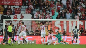 Antalyaspor evinde kazandı