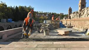 Büyükşehir ve Valilik İşbirliği ile Tarihi Arasta Çarşısı Yeniden Canlanıyor