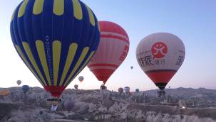 'İnsanlığın Yedi Yüzü' fotoğrafları gökyüzünde sergilendi