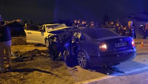 Kayseri'de 2 otomobilin çarpıştığı kazada 2 kişi öldü, 6 kişi yaralandı