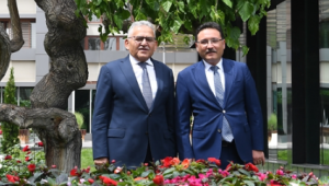 Vali Çiçek ve Belediye Başkanı Büyükkılıç'tan "10 Kasım Atatürk'ü Anma Günü" mesajı