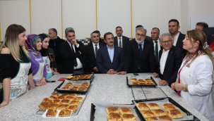 Başkan Büyükkılıç, Eski Bakan Yıldız ile Birlikte KAYMEK Akademi'de İncelemelerde Bulundu