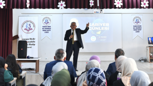 Başkan Büyükkılıç, Kariyer Günleri'nde Öğrencilerle Tecrübelerini Paylaştı