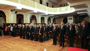 Galatasaray Lisesi'nin 25, 50 ve 75 yıllık mezunlarına madalya verildi