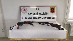 Kayseri'de bir evde uzun namlulu silah ve av tüfeği bulundu