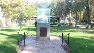 Şiirleri kadar bilim dünyasına katkılarıyla da iz bırakan şair Ömer Hayyam