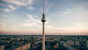 Alman ekonomisi geçen yıl son çeyrekte küçüldü