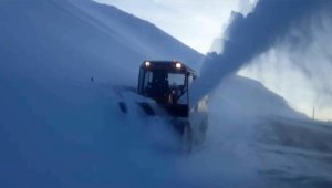 Ardahan-Şavşat kara yolunda karla mücadele çalışması sürüyor