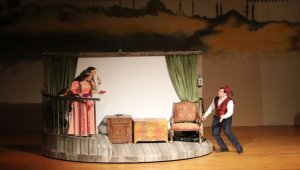 "Aşkımız Aksaray'ın en büyük yangını" tiyatro oyunu Nevşehir'de sahnelendi