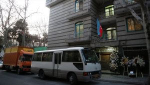 Azerbaycan'ın Tahran Büyükelçiliğinin personeli tahliye edildi