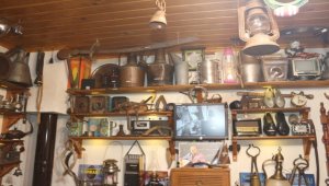 Babasının yadigarı eşyalar antika tutkunu yaptı