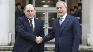 Bakan Akar İngiltere Savunma Bakanı Wallace ile görüştü
