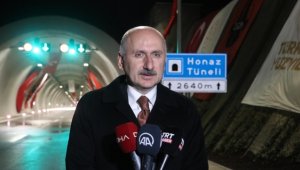 Bakan Karaismailoğlu, Honaz Tüneli'nde incelemelerde bulundu