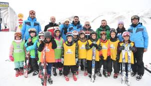 Başkan Büyükkılıç, Türkiye'de Kayak Eğitiminin Merkez Üssü Erciyes Kayak Okulu'nu Ziyaret Etti
