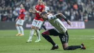 Beşiktaş 3 puanı golcüleriyle aldı