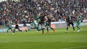 Beşiktaş deplasmanda 2 golle galip