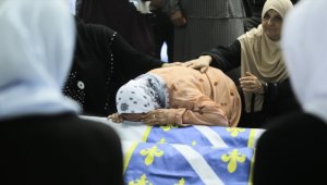 Binlerce Srebrenitsa mağduru Hollanda'dan tazminat bekliyor