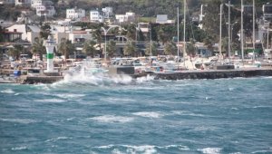Bodrum-Datça feribot seferleri hava muhalefeti nedeniyle iptal edildi