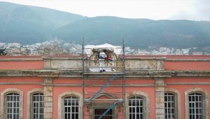 Bursa'daki "komutanlar ocağı"nın 131 yıllık Osmanlı arması ve kitabesi yenilendi