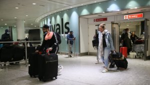 Çin sınırlarını açarken, kapısını salgına kapatmak için önlem alan ülkeler artıyor