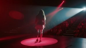 "Demir Kadın: Neslican", kansere karşı verdiği mücadeleyle hafızalarda yer alan Neslican Tay'ın hikayesini işliyor