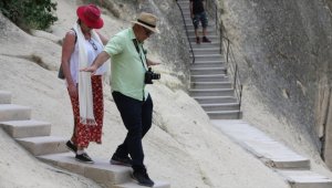 Dünyada 2022'de 900 milyonu geçen turist sayısı salgın öncesi rakamın yüzde 63'üne ulaştı