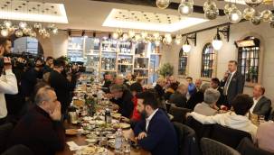 Gazeteciler Güni KUMSMALL AVM'de kutlandı