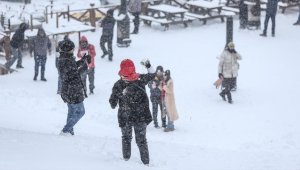Hasretle beklenen kar yağışı Uludağ işletmecilerini memnun etti