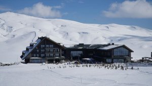 İç Anadolu'nun zirvesi Erciyes, yarıyıl tatilini dolu geçirecek