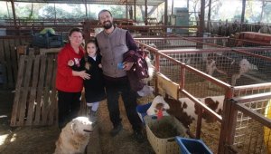 İkinci çocuklarını da Bodrum'da kurdukları "Masal" çiftliğinde hayvanlarla iç içe büyütüyorlar 