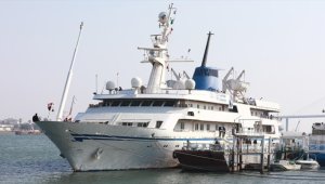 Irak'ta devrik lider Saddam'ın özel yatı bilimsel araştırma merkezine dönüştürüldü