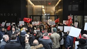 İsveç'te Kur'an-ı Kerim'in yakılması New York'ta protesto edildi