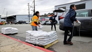 Kaliforniya'da fırtına öncesi OHAL ilan edildi