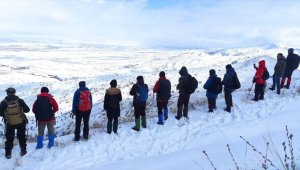 Karla kaplı Emirhan Kayalıkları doğa tutkunlarını ağırladı