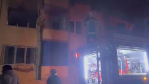 Kayseri'de 3 katlı apartmanda yangın çıktı 