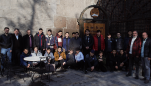 Kayseri Şehir Kulübü öğrencilerine KAYTİD Başkanı Sarıçam'dan Turizm dersi